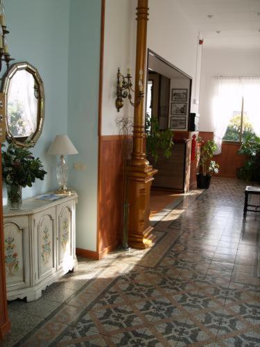 Hotel Hostal Del Sol 산펠리우데기솔스 외부 사진