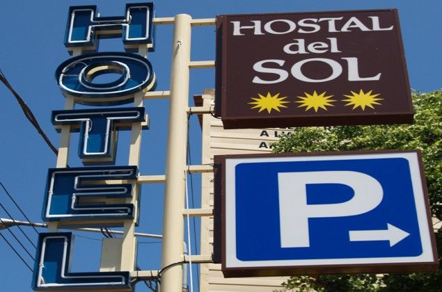 Hotel Hostal Del Sol 산펠리우데기솔스 외부 사진